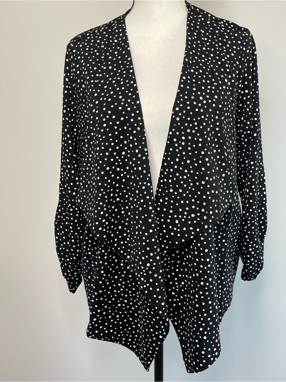 Torrid new with tags 2X 18/20 open front polka dot cardigan office career modest